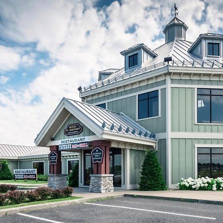 Hotel St-Bernard Saint-Bernard-de-Lacolle ภายนอก รูปภาพ