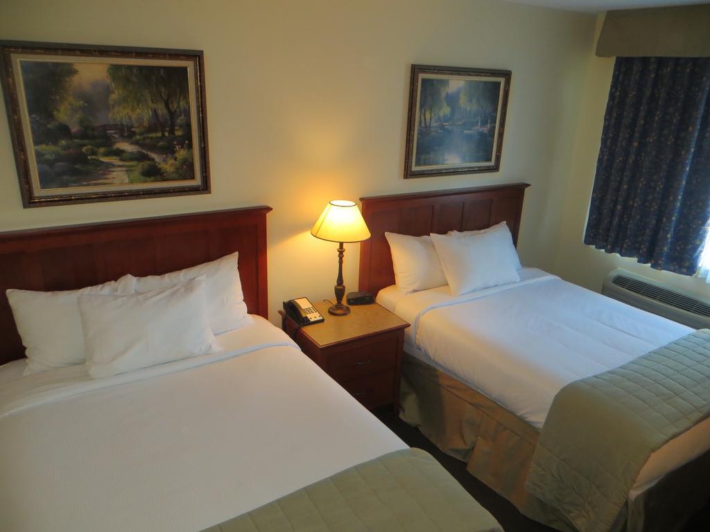 Hotel St-Bernard Saint-Bernard-de-Lacolle ห้อง รูปภาพ