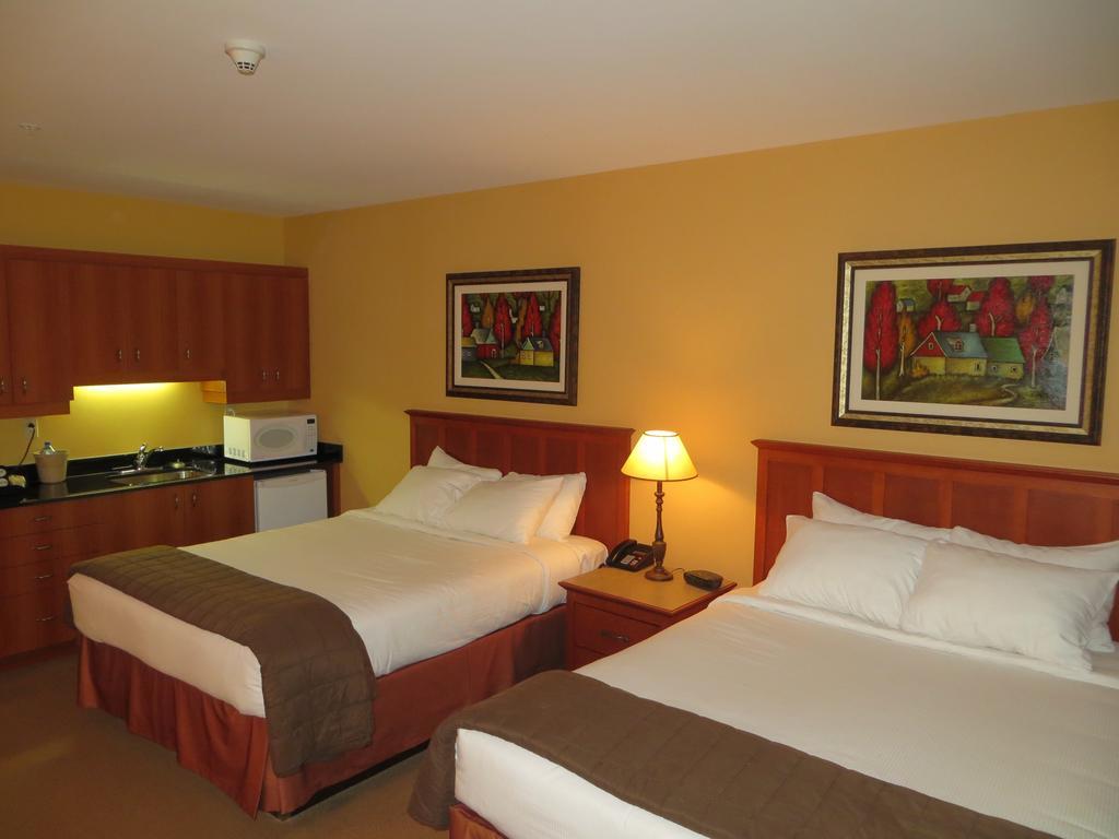 Hotel St-Bernard Saint-Bernard-de-Lacolle ห้อง รูปภาพ