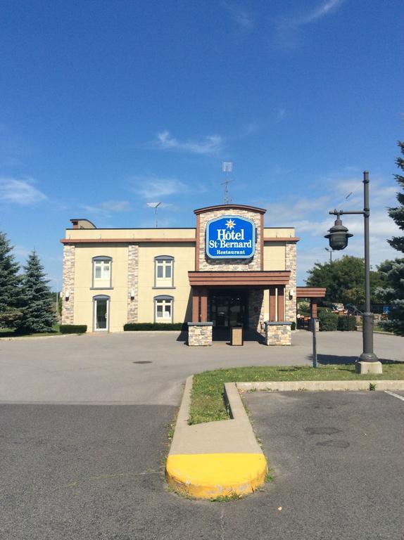 Hotel St-Bernard Saint-Bernard-de-Lacolle ภายนอก รูปภาพ